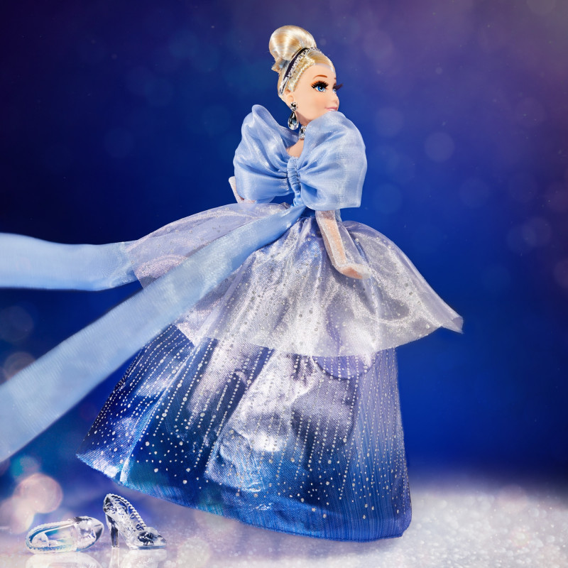 Disney Princess Style Series Holiday Style Cinderella (E9043)