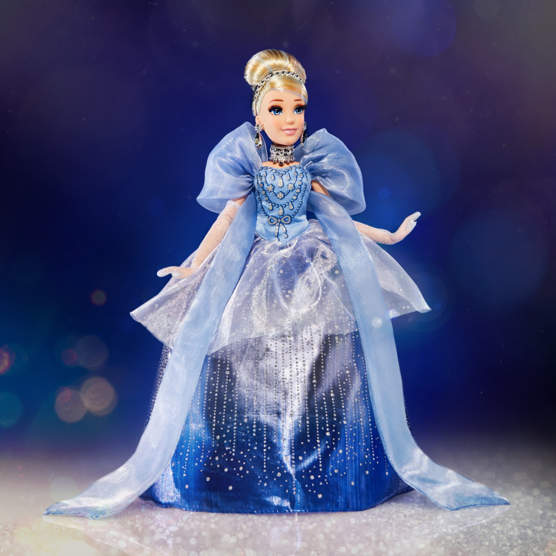 Disney Princess Style Series Holiday Style Cinderella (E9043)