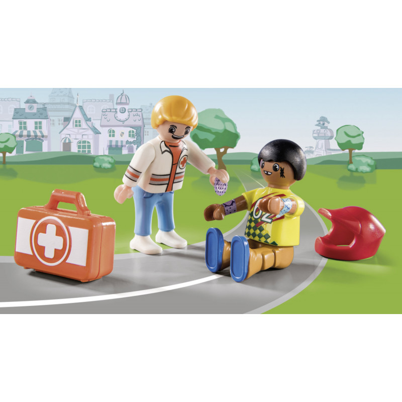 Playmobil DUCK ON CALL - Ambulance Action: Help the Racing Driver(70919)